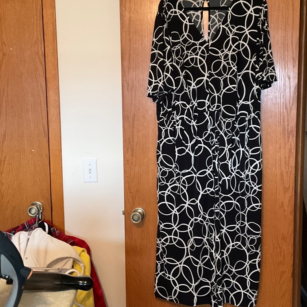 Nina Leonard Black and White Circle Pattern Jumpsuit